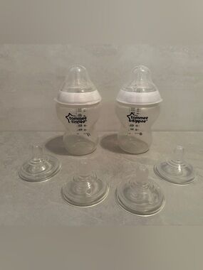 Set Of 2 Tommee Tippee 9oz Bottles Clear